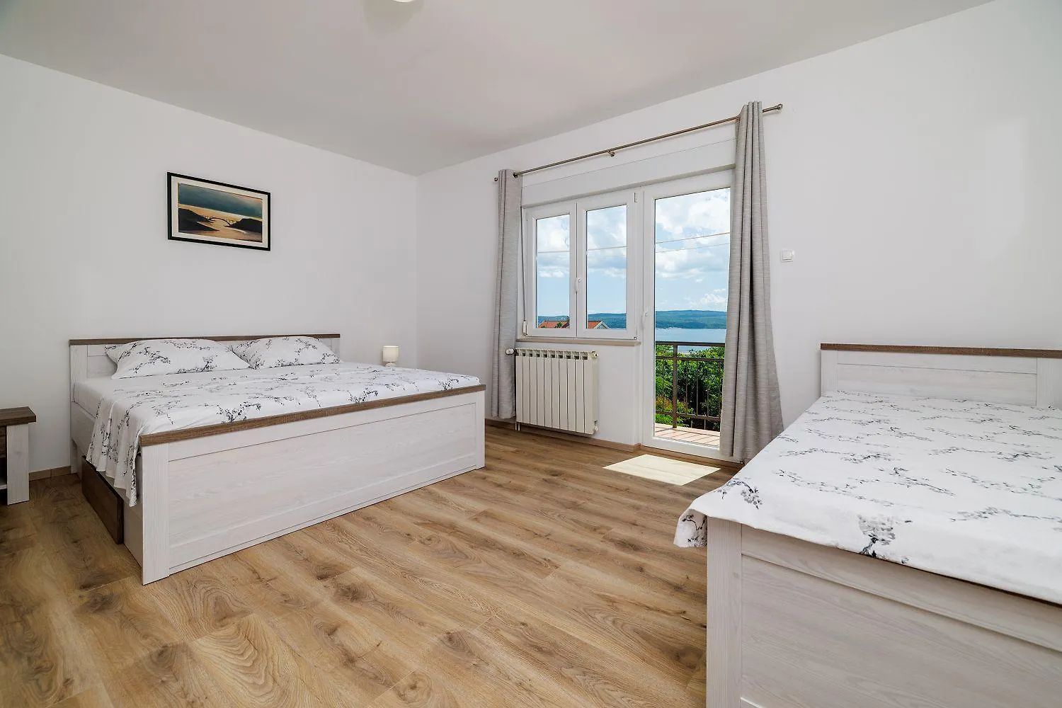 Charmantes Apartment Nur 600 Meter Zum Strand Mit Meerblick, Holzkohlegrill, Wifi Dramalj